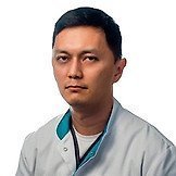 Врач Ли Сергей Моисеевич