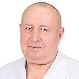 Врач Надгериев Валерий Магометович