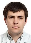 Врач Салихов Денис Магомедович