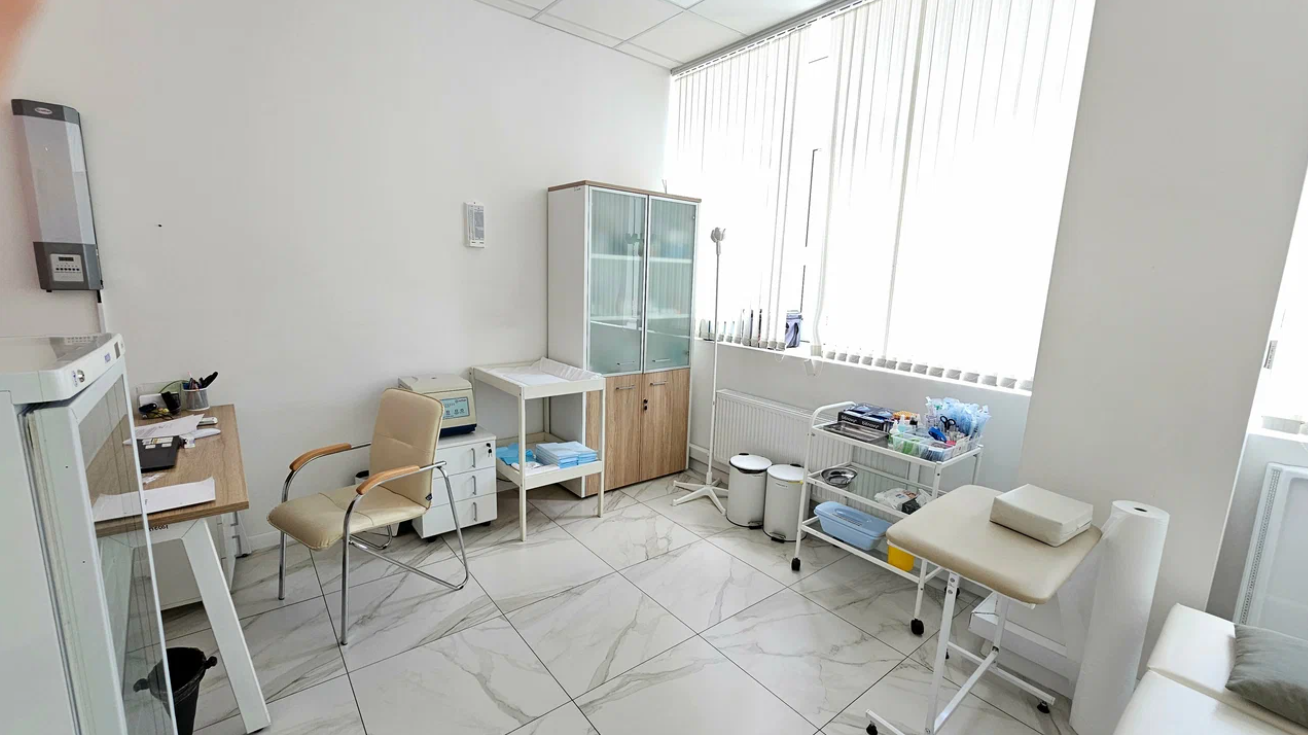 Evi Clinic (Эви Клиник) на Коммунаров